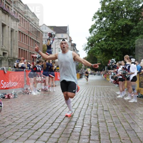 13.09.2026 - Kiel Lauf Yannick Fuchs http://msf.ph/oto/10444289 13.09.2026 12:12:12 Ziel 3730, 8209, 8609, 8993, 11504, 4347 meine-sportfotos.de