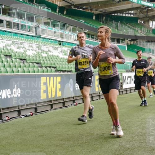 13.09.2026 - 21. swb-Marathon Bremen Michael Burmester http://msf.ph/oto/10444302 13.09.2026 10:28:53 Laufen im Stadion 10162, 10170, 10183, 10189, 10200, 10218, 10223, 10253, 10267, 10270, 10293, 10294, 10316, 10329, 10334, 10348, 10381, 10393, 10421, 10426, 10508, 10525, 10537, 10538, 10544, 10594, 10655, 10709, 10739, 10763, 10770, 10814, 10825, 10835, 10840, 10846, 10860, 10876, 10910, 10917, 10923, 10966, 10993, 11005, 11007, 11018, 11035, 11058, 11076, 11087, 11092, 11109, 11111, 11170 meine-sportfotos.de