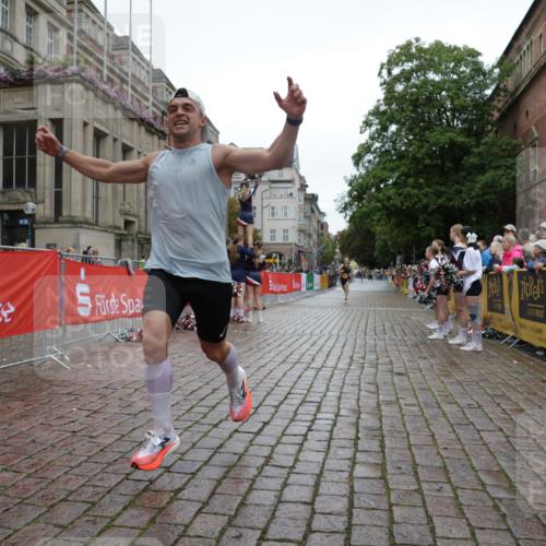 13.09.2026 - Kiel Lauf Yannick Fuchs http://msf.ph/oto/10444310 13.09.2026 12:12:12 Ziel 3730, 8209, 8609, 8993, 11504, 4347 meine-sportfotos.de