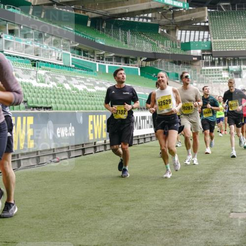 13.09.2026 - 21. swb-Marathon Bremen Michael Burmester http://msf.ph/oto/10444324 13.09.2026 10:28:54 Laufen im Stadion 10162, 10170, 10183, 10189, 10200, 10218, 10223, 10253, 10267, 10270, 10293, 10294, 10316, 10329, 10334, 10348, 10381, 10393, 10421, 10426, 10508, 10525, 10537, 10538, 10544, 10594, 10655, 10709, 10739, 10763, 10770, 10814, 10825, 10835, 10840, 10846, 10860, 10876, 10910, 10917, 10923, 10966, 10993, 11005, 11007, 11018, 11035, 11058, 11076, 11087, 11092, 11109, 11111, 11170 meine-sportfotos.de