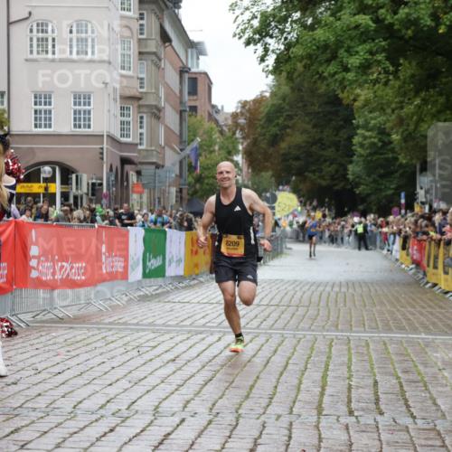 13.09.2026 - Kiel Lauf Yannick Fuchs http://msf.ph/oto/10444329 13.09.2026 12:12:14 Ziel 3730, 8209, 8609, 8993, 11504, 4347 meine-sportfotos.de
