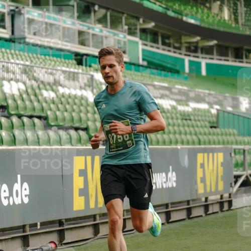 13.09.2026 - 21. swb-Marathon Bremen Michael Burmester http://msf.ph/oto/10444338 13.09.2026 12:45:11 Laufen im Stadion 195, 280, 339, 474, 493, 508, 623, 678, 681, 715, 788, 969, 1017, 1241, 1264, 1277, 1301, 1335, 1372, 1498, 1696, 1770, 1863, 1937, 1975, 2020, 2084, 2098, 3092, 3271, 3609, 4110, 4118, 4157, 4328, 4739, 4904, 5092, 5369, 5719, 5996, 6918, 6973, 7015, 7206, 7265, 7336, 7478, 7715, 8028, 8054, 8096, 8756, 8936, 9070, 9129, 9137, 9273, 9306, 9583, 9642, 13063, 13168, 13237, 126, 371, 603, 640, 650, 671, 735, 744, 912, 957, 1411, 1667, 1822, 1850 meine-sportfotos.de