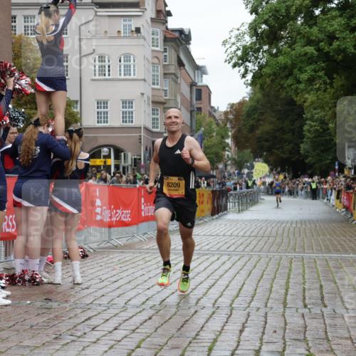13.09.2026 - Kiel Lauf Yannick Fuchs http://msf.ph/oto/10444341 13.09.2026 12:12:15 Ziel 3730, 3730, 8209, 8609, 8993, 11504 meine-sportfotos.de