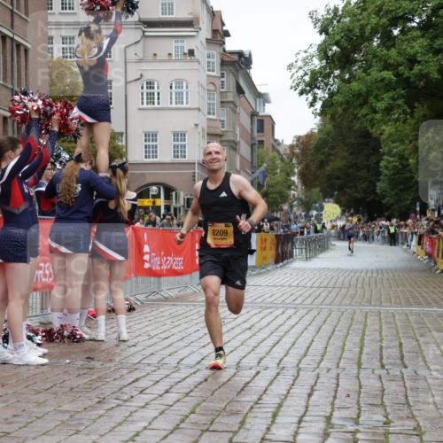 13.09.2026 - Kiel Lauf Yannick Fuchs http://msf.ph/oto/10444347 13.09.2026 12:12:15 Ziel 3730, 3730, 8209, 8609, 8993, 11504 meine-sportfotos.de