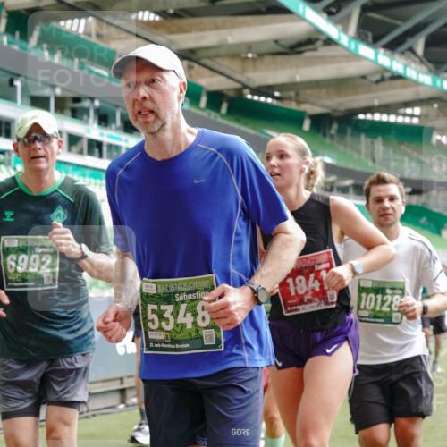 13.09.2026 - 21. swb-Marathon Bremen Michael Burmester http://msf.ph/oto/10444348 13.09.2026 13:07:43 Laufen im Stadion 132, 156, 303, 310, 372, 489, 551, 607, 682, 716, 800, 808, 809, 831, 834, 846, 884, 911, 922, 1083, 1173, 1189, 1205, 1210, 1285, 1289, 1322, 1364, 1365, 1369, 1387, 1395, 1437, 1532, 1545, 1559, 1574, 1600, 1688, 1823, 1831, 1841, 1848, 1854, 1871, 1899, 1909, 1926, 1938, 2003, 2041, 2070, 2090, 2215, 2219, 2229, 2275, 2283, 2318, 2356, 2366, 2405, 2440, 2492, 2565, 2611, 2635, 2699, 2707, 2721, 2727, 2731, 2755, 2782, 2802, 2818, 2831, 2866, 2902, 2911, 2949, 2960 meine-sportfotos.de