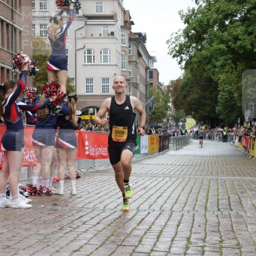 13.09.2026 - Kiel Lauf Yannick Fuchs http://msf.ph/oto/10444356 13.09.2026 12:12:15 Ziel 3730, 3730, 8209, 8609, 8993, 11504 meine-sportfotos.de
