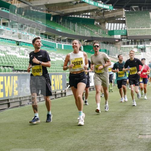 13.09.2026 - 21. swb-Marathon Bremen Michael Burmester http://msf.ph/oto/10444362 13.09.2026 10:28:54 Laufen im Stadion 10162, 10170, 10183, 10189, 10200, 10218, 10223, 10253, 10267, 10270, 10293, 10294, 10316, 10329, 10334, 10348, 10381, 10393, 10421, 10426, 10508, 10525, 10537, 10538, 10544, 10594, 10655, 10709, 10739, 10763, 10770, 10814, 10825, 10835, 10840, 10846, 10860, 10876, 10910, 10917, 10923, 10966, 10993, 11005, 11007, 11018, 11035, 11058, 11076, 11087, 11092, 11109, 11111, 11170 meine-sportfotos.de
