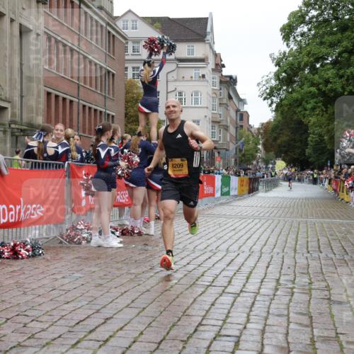 13.09.2026 - Kiel Lauf Yannick Fuchs http://msf.ph/oto/10444376 13.09.2026 12:12:16 Ziel 3730, 8209, 8609, 8993, 11504 meine-sportfotos.de