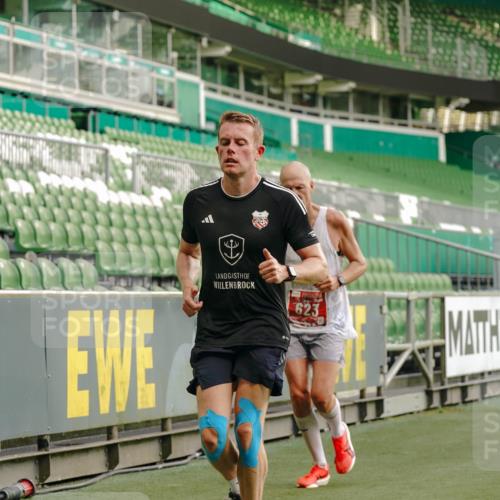 13.09.2026 - 21. swb-Marathon Bremen Michael Burmester http://msf.ph/oto/10444388 13.09.2026 12:45:15 Laufen im Stadion 195, 280, 339, 474, 493, 508, 623, 678, 681, 715, 788, 969, 1017, 1241, 1264, 1277, 1301, 1335, 1372, 1498, 1696, 1770, 1863, 1937, 1975, 2020, 2084, 2098, 2297, 2889, 3092, 3271, 3609, 4110, 4118, 4157, 4328, 4739, 4904, 5092, 5369, 5719, 5996, 6918, 6973, 7015, 7206, 7265, 7336, 7478, 7715, 8028, 8054, 8096, 8319, 8325, 8331, 8756, 8936, 9070, 9129, 9137, 9273, 9306, 9583, 9642, 13063, 13168, 13237, 371, 439, 603, 640, 650, 735, 744, 957, 1411, 1667, 1822, 1850 meine-sportfotos.de