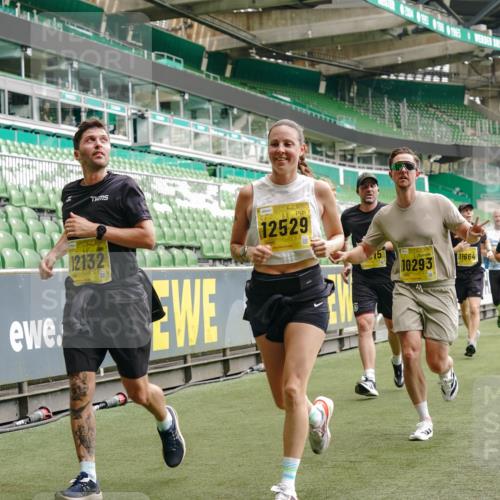 13.09.2026 - 21. swb-Marathon Bremen Michael Burmester http://msf.ph/oto/10444397 13.09.2026 10:28:55 Laufen im Stadion 10162, 10170, 10183, 10189, 10200, 10218, 10223, 10253, 10267, 10270, 10293, 10294, 10316, 10329, 10334, 10348, 10381, 10393, 10421, 10426, 10508, 10525, 10537, 10538, 10544, 10594, 10655, 10709, 10739, 10763, 10770, 10814, 10825, 10835, 10840, 10846, 10860, 10876, 10910, 10917, 10923, 10966, 10993, 11005, 11007, 11018, 11035, 11058, 11076, 11087, 11092, 11109, 11111, 11170 meine-sportfotos.de