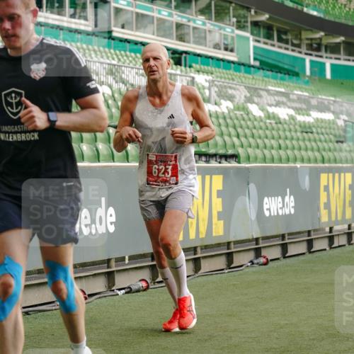 13.09.2026 - 21. swb-Marathon Bremen Michael Burmester http://msf.ph/oto/10444414 13.09.2026 12:45:16 Laufen im Stadion 195, 280, 339, 474, 493, 508, 623, 678, 681, 715, 788, 969, 1017, 1241, 1264, 1277, 1301, 1335, 1372, 1498, 1696, 1770, 1863, 1937, 1975, 2020, 2084, 2098, 2297, 2889, 3092, 3271, 3609, 4110, 4118, 4157, 4328, 4739, 4904, 5092, 5369, 5719, 5996, 6918, 6973, 7015, 7206, 7265, 7336, 7478, 7715, 8028, 8054, 8096, 8319, 8325, 8331, 8756, 8936, 9070, 9129, 9137, 9273, 9306, 9583, 9642, 13063, 13168, 13237, 371, 439, 603, 640, 650, 735, 744, 957, 1411, 1667, 1822, 1850 meine-sportfotos.de