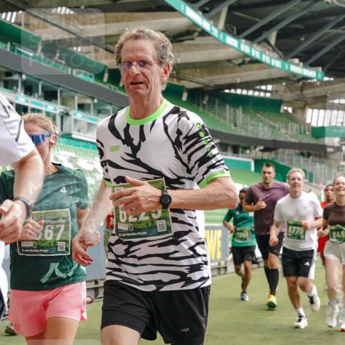 13.09.2026 - 21. swb-Marathon Bremen Michael Burmester http://msf.ph/oto/10444419 13.09.2026 13:07:44 Laufen im Stadion 132, 156, 303, 310, 372, 489, 551, 607, 682, 716, 800, 808, 809, 831, 834, 846, 884, 911, 922, 1083, 1173, 1189, 1205, 1210, 1285, 1289, 1322, 1364, 1365, 1369, 1387, 1395, 1437, 1532, 1545, 1559, 1574, 1600, 1688, 1823, 1831, 1841, 1848, 1854, 1871, 1899, 1909, 1926, 1938, 2003, 2041, 2070, 2090, 2215, 2219, 2229, 2275, 2283, 2318, 2356, 2366, 2405, 2440, 2492, 2565, 2611, 2635, 2699, 2707, 2721, 2727, 2731, 2755, 2782, 2802, 2818, 2831, 2866, 2902, 2911, 2949, 2960 meine-sportfotos.de