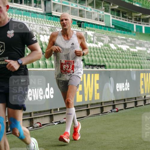 13.09.2026 - 21. swb-Marathon Bremen Michael Burmester http://msf.ph/oto/10444424 13.09.2026 12:45:16 Laufen im Stadion 195, 280, 339, 474, 493, 508, 623, 678, 681, 715, 788, 969, 1017, 1241, 1264, 1277, 1301, 1335, 1372, 1498, 1696, 1770, 1863, 1937, 1975, 2020, 2084, 2098, 2297, 2889, 3092, 3271, 3609, 4110, 4118, 4157, 4328, 4739, 4904, 5092, 5369, 5719, 5996, 6918, 6973, 7015, 7206, 7265, 7336, 7478, 7715, 8028, 8054, 8096, 8319, 8325, 8331, 8756, 8936, 9070, 9129, 9137, 9273, 9306, 9583, 9642, 13063, 13168, 13237, 371, 439, 603, 640, 650, 735, 744, 957, 1411, 1667, 1822, 1850 meine-sportfotos.de