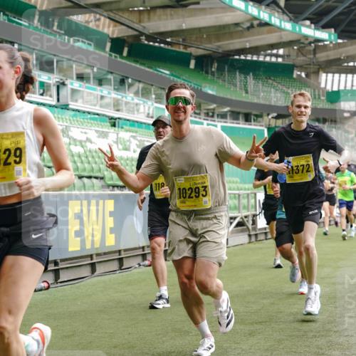 13.09.2026 - 21. swb-Marathon Bremen Michael Burmester http://msf.ph/oto/10444442 13.09.2026 10:28:56 Laufen im Stadion 10162, 10170, 10183, 10189, 10200, 10218, 10223, 10253, 10267, 10270, 10293, 10294, 10316, 10329, 10334, 10348, 10381, 10393, 10421, 10426, 10508, 10525, 10537, 10538, 10544, 10594, 10655, 10709, 10739, 10763, 10770, 10814, 10825, 10835, 10840, 10846, 10860, 10876, 10910, 10917, 10923, 10966, 10993, 11005, 11007, 11018, 11035, 11058, 11076, 11087, 11092, 11109, 11111, 11170 meine-sportfotos.de