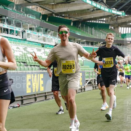 13.09.2026 - 21. swb-Marathon Bremen Michael Burmester http://msf.ph/oto/10444455 13.09.2026 10:28:56 Laufen im Stadion 10162, 10170, 10183, 10189, 10200, 10218, 10223, 10253, 10267, 10270, 10293, 10294, 10316, 10329, 10334, 10348, 10381, 10393, 10421, 10426, 10508, 10525, 10537, 10538, 10544, 10594, 10655, 10709, 10739, 10763, 10770, 10814, 10825, 10835, 10840, 10846, 10860, 10876, 10910, 10917, 10923, 10966, 10993, 11005, 11007, 11018, 11035, 11058, 11076, 11087, 11092, 11109, 11111, 11170 meine-sportfotos.de