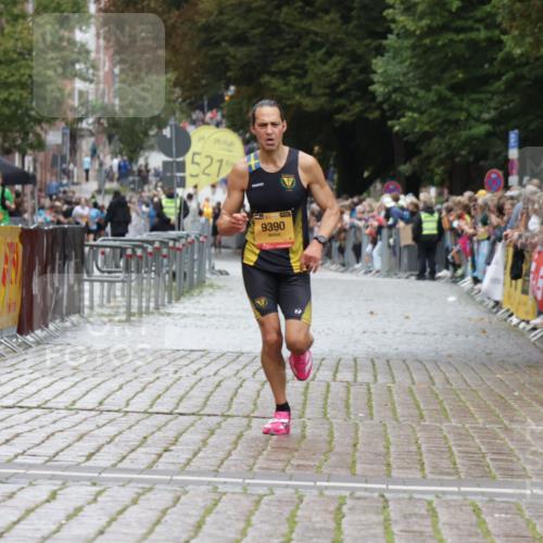 13.09.2026 - Kiel Lauf Yannick Fuchs http://msf.ph/oto/10444480 13.09.2026 12:13:04 Ziel 11809, 9390, 902, 3290, 10470 meine-sportfotos.de