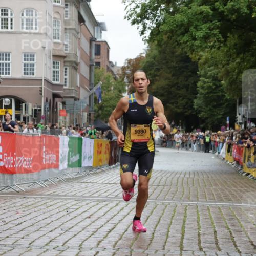 13.09.2026 - Kiel Lauf Yannick Fuchs http://msf.ph/oto/10444498 13.09.2026 12:13:08 Ziel 11809, 9390, 902, 3290, 10470 meine-sportfotos.de