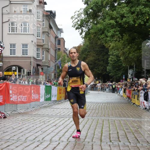 13.09.2026 - Kiel Lauf Yannick Fuchs http://msf.ph/oto/10444510 13.09.2026 12:13:08 Ziel 11809, 9390, 902, 3290, 10470 meine-sportfotos.de