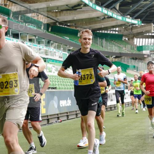 13.09.2026 - 21. swb-Marathon Bremen Michael Burmester http://msf.ph/oto/10444515 13.09.2026 10:28:57 Laufen im Stadion 10162, 10170, 10183, 10189, 10200, 10218, 10223, 10253, 10267, 10270, 10293, 10294, 10316, 10329, 10334, 10348, 10381, 10393, 10421, 10426, 10508, 10525, 10537, 10538, 10544, 10594, 10655, 10709, 10739, 10763, 10770, 10814, 10825, 10835, 10840, 10846, 10860, 10876, 10910, 10917, 10923, 10966, 10993, 11005, 11007, 11018, 11035, 11058, 11076, 11087, 11092, 11109, 11111, 11170 meine-sportfotos.de