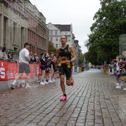 13.09.2026 - Kiel Lauf Yannick Fuchs http://msf.ph/oto/10444525 13.09.2026 12:13:09 Ziel 11809, 9390, 902, 3290, 10470 meine-sportfotos.de