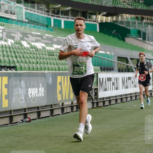 13.09.2026 - 21. swb-Marathon Bremen Michael Burmester http://msf.ph/oto/10444527 13.09.2026 12:45:21 Laufen im Stadion 195, 280, 339, 474, 493, 508, 623, 678, 681, 715, 788, 969, 1017, 1181, 1241, 1264, 1277, 1301, 1335, 1498, 1696, 1770, 1863, 1937, 1975, 2020, 2084, 2098, 2297, 2889, 3092, 3271, 3609, 4110, 4118, 4157, 4328, 4739, 5092, 5369, 5719, 5996, 6918, 6973, 7015, 7206, 7265, 7336, 7478, 7715, 8028, 8054, 8096, 8319, 8325, 8331, 8756, 8936, 9070, 9129, 9137, 9273, 9306, 9495, 9583, 9642, 13063, 13168, 13237, 371, 439, 650, 744, 957, 1411, 1667, 1822, 1850 meine-sportfotos.de