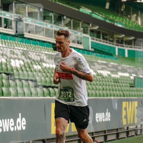 13.09.2026 - 21. swb-Marathon Bremen Michael Burmester http://msf.ph/oto/10444546 13.09.2026 12:45:22 Laufen im Stadion 195, 280, 339, 474, 493, 508, 623, 678, 681, 715, 788, 969, 1017, 1181, 1241, 1264, 1277, 1301, 1335, 1498, 1696, 1770, 1863, 1937, 1975, 2020, 2084, 2098, 2297, 2889, 3092, 3271, 3609, 4110, 4118, 4157, 4328, 4739, 5092, 5719, 5996, 6918, 6973, 7015, 7206, 7265, 7336, 7478, 7715, 8028, 8054, 8096, 8319, 8325, 8331, 8670, 8756, 8936, 9070, 9129, 9137, 9273, 9306, 9495, 9583, 9642, 13063, 13168, 13237, 371, 439, 650, 744, 957, 1411, 1667, 1822, 1850 meine-sportfotos.de