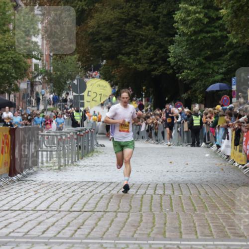 13.09.2026 - Kiel Lauf Yannick Fuchs http://msf.ph/oto/10444558 13.09.2026 12:13:21 Ziel 902, 3290, 10470, 11809, 10008, 10927, 9390 meine-sportfotos.de