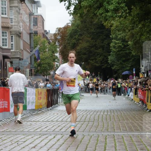 13.09.2026 - Kiel Lauf Yannick Fuchs http://msf.ph/oto/10444575 13.09.2026 12:13:26 Ziel 902, 3290, 10470, 11809, 663, 10008, 10927, 9390 meine-sportfotos.de