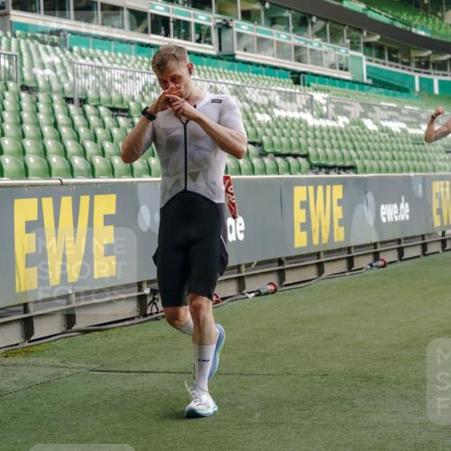 13.09.2026 - 21. swb-Marathon Bremen Michael Burmester http://msf.ph/oto/10444801 13.09.2026 12:45:32 Laufen im Stadion 195, 280, 339, 474, 493, 508, 567, 678, 681, 697, 715, 788, 1017, 1034, 1181, 1241, 1264, 1277, 1301, 1335, 1498, 1696, 1863, 1937, 1975, 2020, 2084, 2098, 2297, 2889, 3092, 3271, 3609, 4110, 4118, 4157, 4328, 5092, 5719, 5996, 6918, 6973, 7015, 7206, 7265, 7336, 7478, 7715, 8028, 8054, 8096, 8319, 8325, 8331, 8670, 8701, 8756, 8936, 9070, 9129, 9137, 9273, 9306, 9495, 9583, 9642, 13063, 13168, 13237, 439, 650, 957, 1411, 1667, 1822, 1850 meine-sportfotos.de