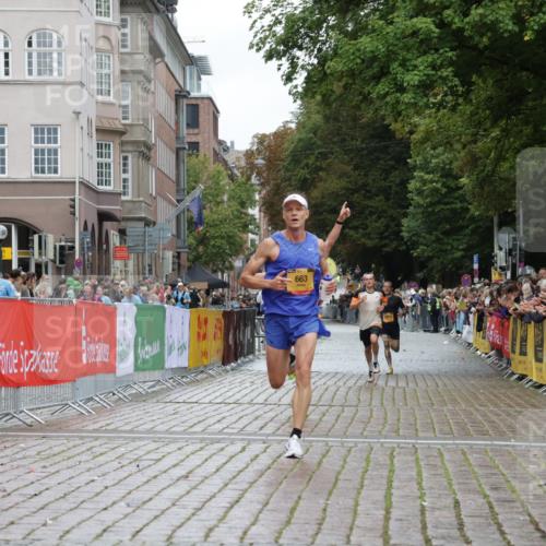 13.09.2026 - Kiel Lauf Yannick Fuchs http://msf.ph/oto/10444859 13.09.2026 12:14:07 Ziel 6182, 10208, 663, 2109, 10008, 10160, 10927, 2565, 9253, 10912 meine-sportfotos.de
