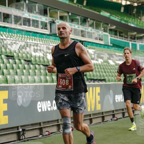 13.09.2026 - 21. swb-Marathon Bremen Michael Burmester http://msf.ph/oto/10444869 13.09.2026 12:45:34 Laufen im Stadion 195, 280, 339, 474, 493, 508, 567, 678, 681, 697, 715, 788, 1017, 1034, 1181, 1241, 1264, 1277, 1301, 1335, 1696, 1863, 1937, 1975, 2020, 2084, 2297, 2889, 3092, 3271, 3609, 4110, 4118, 4157, 4328, 5092, 5238, 5719, 5996, 6918, 6973, 7015, 7206, 7265, 7336, 7478, 7715, 8028, 8054, 8096, 8319, 8325, 8331, 8670, 8701, 8756, 8936, 9070, 9129, 9137, 9273, 9306, 9495, 9583, 9642, 13063, 13168, 13237, 439, 957, 1411, 1667, 1822, 1850 meine-sportfotos.de