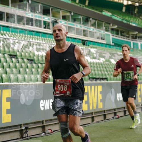 13.09.2026 - 21. swb-Marathon Bremen Michael Burmester http://msf.ph/oto/10444878 13.09.2026 12:45:34 Laufen im Stadion 195, 280, 339, 474, 493, 508, 567, 678, 681, 697, 715, 788, 1017, 1034, 1181, 1241, 1264, 1277, 1301, 1335, 1696, 1863, 1937, 1975, 2020, 2084, 2297, 2889, 3092, 3271, 3609, 4110, 4118, 4157, 4328, 5092, 5238, 5719, 5996, 6918, 6973, 7015, 7206, 7265, 7336, 7478, 7715, 8028, 8054, 8096, 8319, 8325, 8331, 8670, 8701, 8756, 8936, 9070, 9129, 9137, 9273, 9306, 9495, 9583, 9642, 13063, 13168, 13237, 439, 957, 1411, 1667, 1822, 1850 meine-sportfotos.de