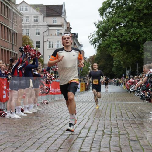 13.09.2026 - Kiel Lauf Yannick Fuchs http://msf.ph/oto/10444979 13.09.2026 12:14:15 Ziel 6182, 9253, 10912, 663, 2109, 10008, 10160, 10208, 2565, 11085, 10008, 10927 meine-sportfotos.de