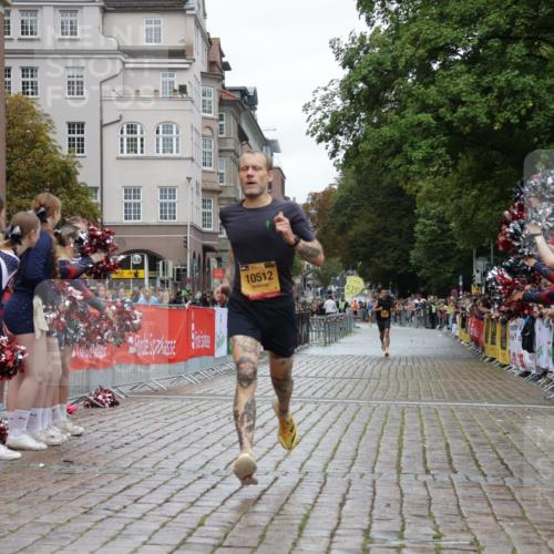 13.09.2026 - Kiel Lauf Yannick Fuchs http://msf.ph/oto/10444994 13.09.2026 12:14:16 Ziel 6182, 9253, 10912, 663, 2109, 10008, 10160, 10208, 2565, 11085, 10008, 10927 meine-sportfotos.de