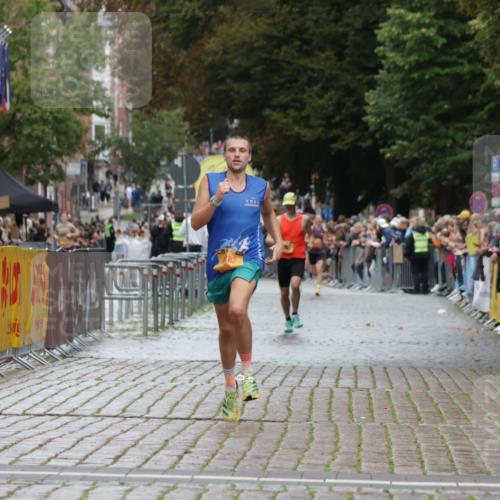 13.09.2026 - Kiel Lauf Yannick Fuchs http://msf.ph/oto/10445103 13.09.2026 12:14:32 Ziel 2565, 11085, 6182, 9253, 10208, 10912, 7208, 9316, 2109, 10208 meine-sportfotos.de