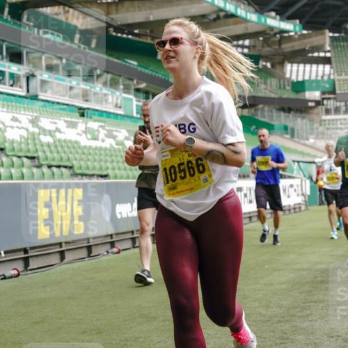 13.09.2026 - 21. swb-Marathon Bremen Michael Burmester http://msf.ph/oto/10445128 13.09.2026 10:29:06 Laufen im Stadion 10162, 10170, 10183, 10189, 10200, 10218, 10223, 10253, 10267, 10270, 10293, 10294, 10316, 10329, 10334, 10348, 10381, 10393, 10421, 10426, 10467, 10508, 10525, 10537, 10538, 10544, 10585, 10594, 10655, 10709, 10734, 10739, 10761, 10763, 10764, 10770, 10814, 10825, 10827, 10835, 10840, 10846, 10876, 10910, 10917, 10923, 10966, 10993, 11005, 11007, 11018, 11035, 11058, 11076, 11087, 11092, 11109, 11111, 11170 meine-sportfotos.de