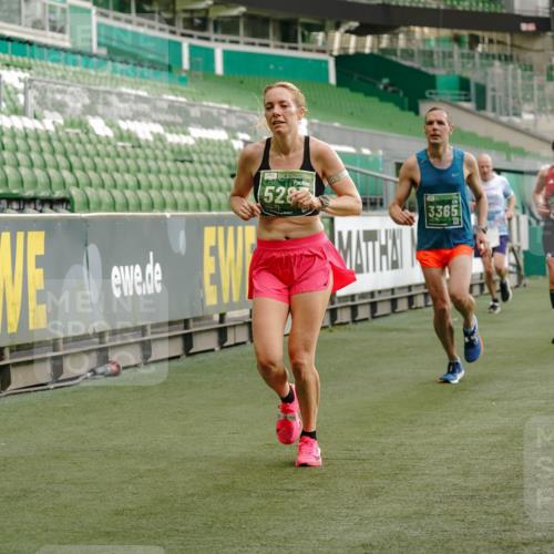 13.09.2026 - 21. swb-Marathon Bremen Michael Burmester http://msf.ph/oto/10445132 13.09.2026 12:45:44 Laufen im Stadion 195, 280, 339, 474, 493, 508, 538, 567, 681, 697, 715, 788, 1017, 1034, 1181, 1241, 1264, 1277, 1301, 1335, 1696, 1863, 1937, 1975, 2020, 2084, 2087, 2297, 2889, 3092, 3271, 3609, 4110, 4118, 4157, 4328, 5024, 5092, 5238, 5283, 5674, 5719, 5996, 6918, 6973, 7206, 7265, 7336, 7478, 7715, 8054, 8096, 8319, 8325, 8331, 8670, 8701, 8756, 8936, 9070, 9129, 9273, 9306, 9495, 9583, 9642, 13034, 13168, 439, 1411, 1667, 1822, 1850 meine-sportfotos.de