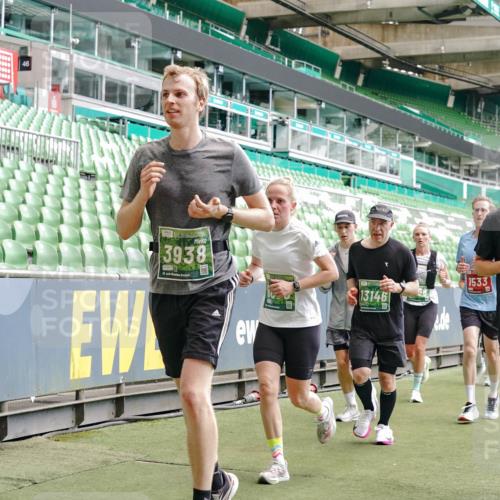 13.09.2026 - 21. swb-Marathon Bremen Michael Burmester http://msf.ph/oto/10445150 13.09.2026 13:07:55 Laufen im Stadion 132, 156, 310, 372, 489, 551, 607, 682, 716, 800, 808, 809, 831, 834, 846, 884, 911, 922, 1083, 1124, 1173, 1189, 1205, 1210, 1285, 1289, 1322, 1364, 1369, 1387, 1395, 1437, 1532, 1545, 1559, 1600, 1688, 1831, 1841, 1848, 1854, 1871, 1899, 1926, 1938, 2003, 2041, 2070, 2090, 2215, 2219, 2229, 2283, 2318, 2366, 2380, 2405, 2440, 2467, 2492, 2565, 2611, 2635, 2699, 2707, 2721, 2727, 2731, 2755, 2782, 2802, 2818, 2831, 2841, 2866, 2897, 2902, 2911, 2930, 2949, 2960 meine-sportfotos.de
