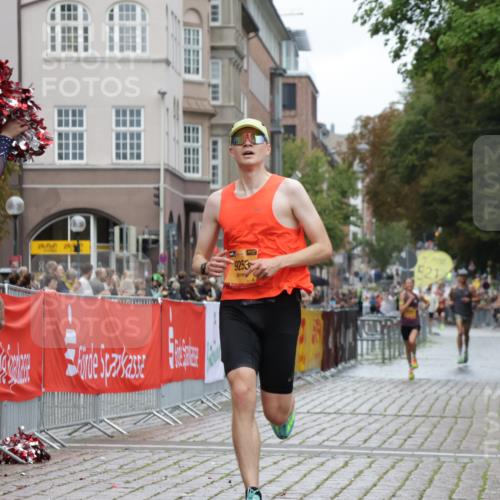 13.09.2026 - Kiel Lauf Yannick Fuchs http://msf.ph/oto/10445172 13.09.2026 12:14:43 Ziel 7208, 9316, 2565, 6182, 9253, 10912, 11085, 2550 meine-sportfotos.de