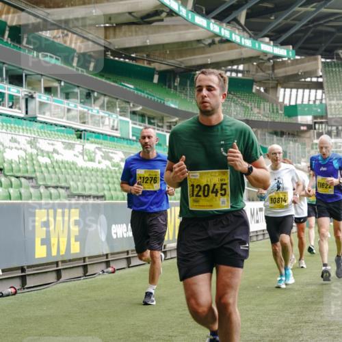 13.09.2026 - 21. swb-Marathon Bremen Michael Burmester http://msf.ph/oto/10445210 13.09.2026 10:29:08 Laufen im Stadion 10162, 10170, 10183, 10189, 10200, 10218, 10223, 10253, 10267, 10270, 10293, 10294, 10316, 10329, 10334, 10348, 10381, 10393, 10421, 10426, 10467, 10508, 10525, 10537, 10538, 10544, 10585, 10594, 10655, 10709, 10734, 10739, 10761, 10763, 10764, 10770, 10814, 10825, 10827, 10835, 10840, 10846, 10876, 10910, 10917, 10923, 10966, 10993, 11005, 11007, 11018, 11035, 11058, 11076, 11087, 11092, 11109, 11170 meine-sportfotos.de