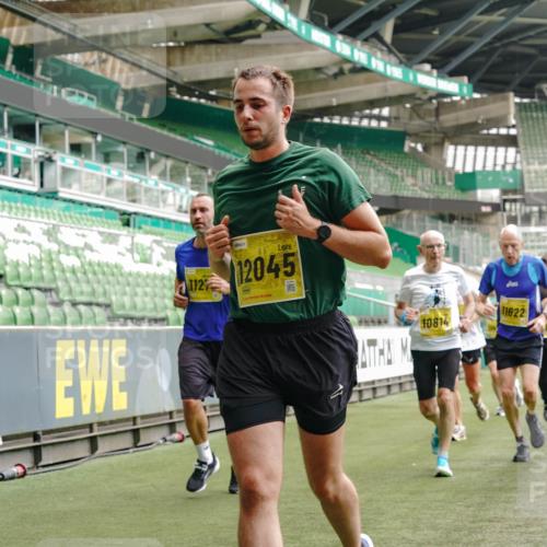 13.09.2026 - 21. swb-Marathon Bremen Michael Burmester http://msf.ph/oto/10445238 13.09.2026 10:29:08 Laufen im Stadion 10162, 10170, 10183, 10189, 10200, 10218, 10223, 10253, 10267, 10270, 10293, 10294, 10316, 10329, 10334, 10348, 10381, 10393, 10421, 10426, 10467, 10508, 10525, 10537, 10538, 10544, 10585, 10594, 10655, 10709, 10734, 10739, 10761, 10763, 10764, 10770, 10814, 10825, 10827, 10835, 10840, 10846, 10876, 10910, 10917, 10923, 10966, 10993, 11005, 11007, 11018, 11035, 11058, 11076, 11087, 11092, 11109, 11170 meine-sportfotos.de