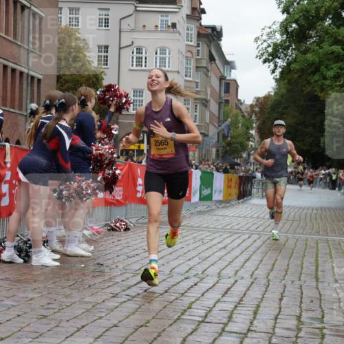 13.09.2026 - Kiel Lauf Yannick Fuchs http://msf.ph/oto/10445241 13.09.2026 12:14:52 Ziel 2550, 7208, 9316, 2565, 9253, 10912, 11085, 8093, 9855, 6182, 9253, 10912 meine-sportfotos.de