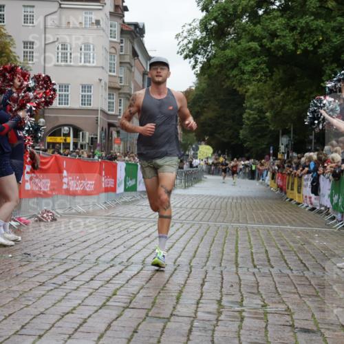 13.09.2026 - Kiel Lauf Yannick Fuchs http://msf.ph/oto/10445271 13.09.2026 12:14:53 Ziel 2550, 7208, 9316, 2565, 9253, 11085, 8093, 9855, 6182, 9253, 10912 meine-sportfotos.de