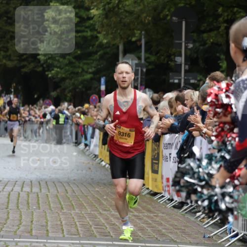 13.09.2026 - Kiel Lauf Yannick Fuchs http://msf.ph/oto/10445304 13.09.2026 12:15:06 Ziel 2550, 9855, 2550, 7208, 9316, 3398, 6871, 8093, 9575, 12196, 2565, 11085 meine-sportfotos.de