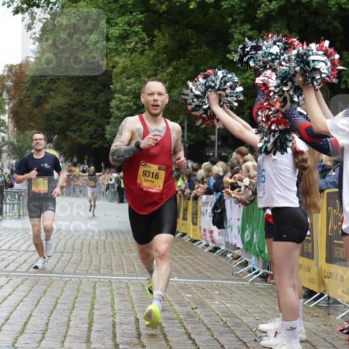 13.09.2026 - Kiel Lauf Yannick Fuchs http://msf.ph/oto/10445317 13.09.2026 12:15:08 Ziel 8093, 9855, 2550, 7208, 9316, 3398, 6871, 9575, 12196, 2565, 11085 meine-sportfotos.de