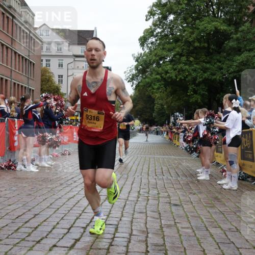 13.09.2026 - Kiel Lauf Yannick Fuchs http://msf.ph/oto/10445333 13.09.2026 12:15:10 Ziel 6871, 8093, 9855, 2550, 7208, 9316, 3398, 3970, 9575, 12196, 11085 meine-sportfotos.de