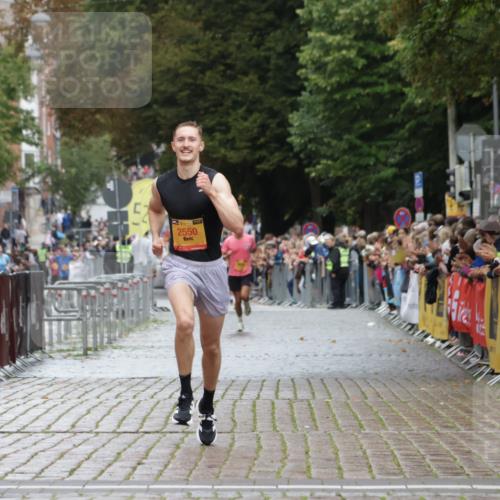 13.09.2026 - Kiel Lauf Yannick Fuchs http://msf.ph/oto/10445391 13.09.2026 12:15:16 Ziel 6871, 8093, 9575, 9855, 12196, 2550, 7208, 9316, 9855, 3194, 3398, 3970, 9316 meine-sportfotos.de
