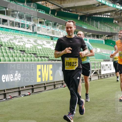 13.09.2026 - 21. swb-Marathon Bremen Michael Burmester http://msf.ph/oto/10445459 13.09.2026 10:29:12 Laufen im Stadion 10162, 10170, 10183, 10189, 10200, 10218, 10223, 10253, 10267, 10270, 10293, 10294, 10316, 10329, 10334, 10348, 10381, 10393, 10421, 10426, 10467, 10508, 10525, 10537, 10538, 10544, 10585, 10594, 10655, 10709, 10734, 10739, 10761, 10763, 10764, 10770, 10814, 10825, 10827, 10835, 10840, 10846, 10876, 10910, 10917, 10923, 10966, 10993, 11005, 11007, 11018, 11035, 11058, 11076, 11087, 11092, 11109, 11170 meine-sportfotos.de