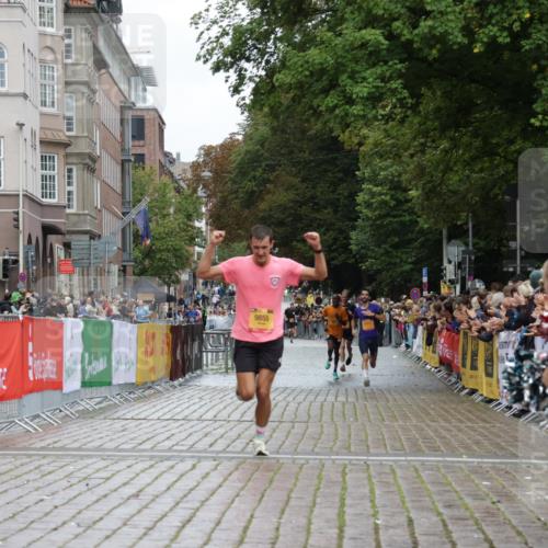 13.09.2026 - Kiel Lauf Yannick Fuchs http://msf.ph/oto/10445470 13.09.2026 12:15:28 Ziel 3398, 3970, 12196, 2550, 6871, 8093, 9575, 9855, 2562, 3194, 10494, 2550, 7208 meine-sportfotos.de