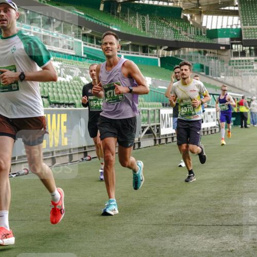13.09.2026 - 21. swb-Marathon Bremen Michael Burmester http://msf.ph/oto/10445493 13.09.2026 12:45:58 Laufen im Stadion 195, 280, 339, 474, 508, 538, 567, 604, 697, 715, 788, 1017, 1034, 1181, 1241, 1264, 1277, 1301, 1863, 1937, 1975, 2020, 2021, 2084, 2087, 2297, 2809, 2889, 3092, 3271, 3609, 4110, 4157, 4236, 4777, 5024, 5092, 5238, 5283, 5674, 5719, 5996, 6815, 6918, 7206, 7265, 7336, 7478, 7715, 8054, 8096, 8319, 8325, 8331, 8670, 8701, 8756, 8936, 8983, 9070, 9129, 9273, 9306, 9495, 9544, 9583, 9642, 13034, 13168, 439, 1411, 1667, 1822, 1850 meine-sportfotos.de